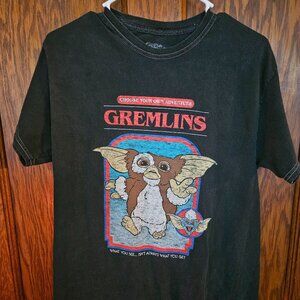 Preowned Gremlins Graphic Shirt Size Medium
